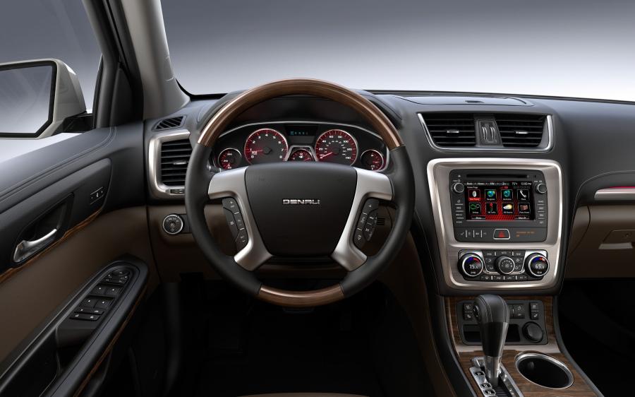  GMC Acadia Denali 2012 года  (фото 8 из 67)